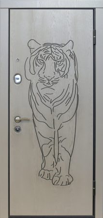 Металлическая дверь Бастион №10 с зеркалом для частного дома